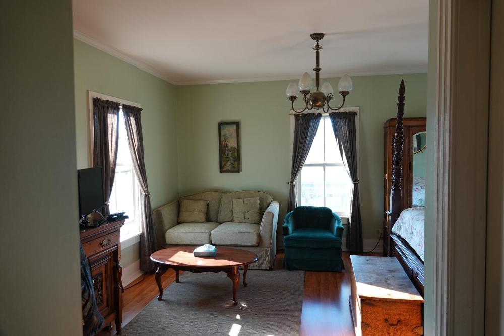 Superior Single Room interior
